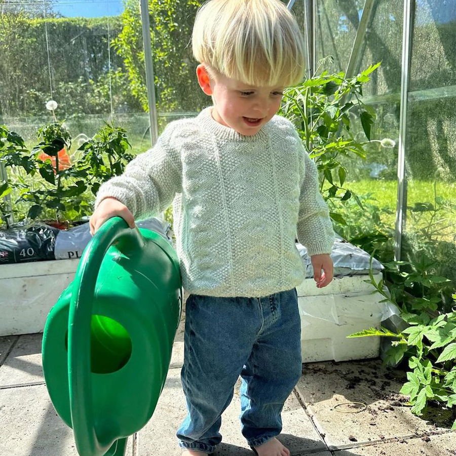Esther Sweater Junior - Petiteknit opskrift