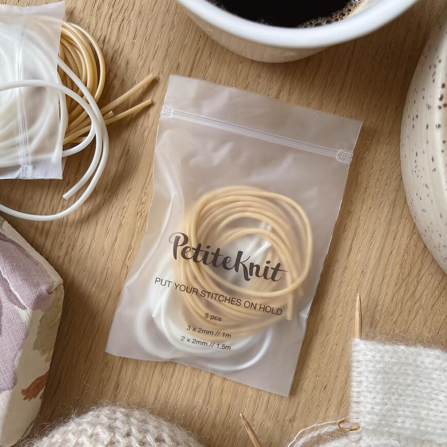 "Put Your Stitches On Hold" - Maskewire fra Petiteknit