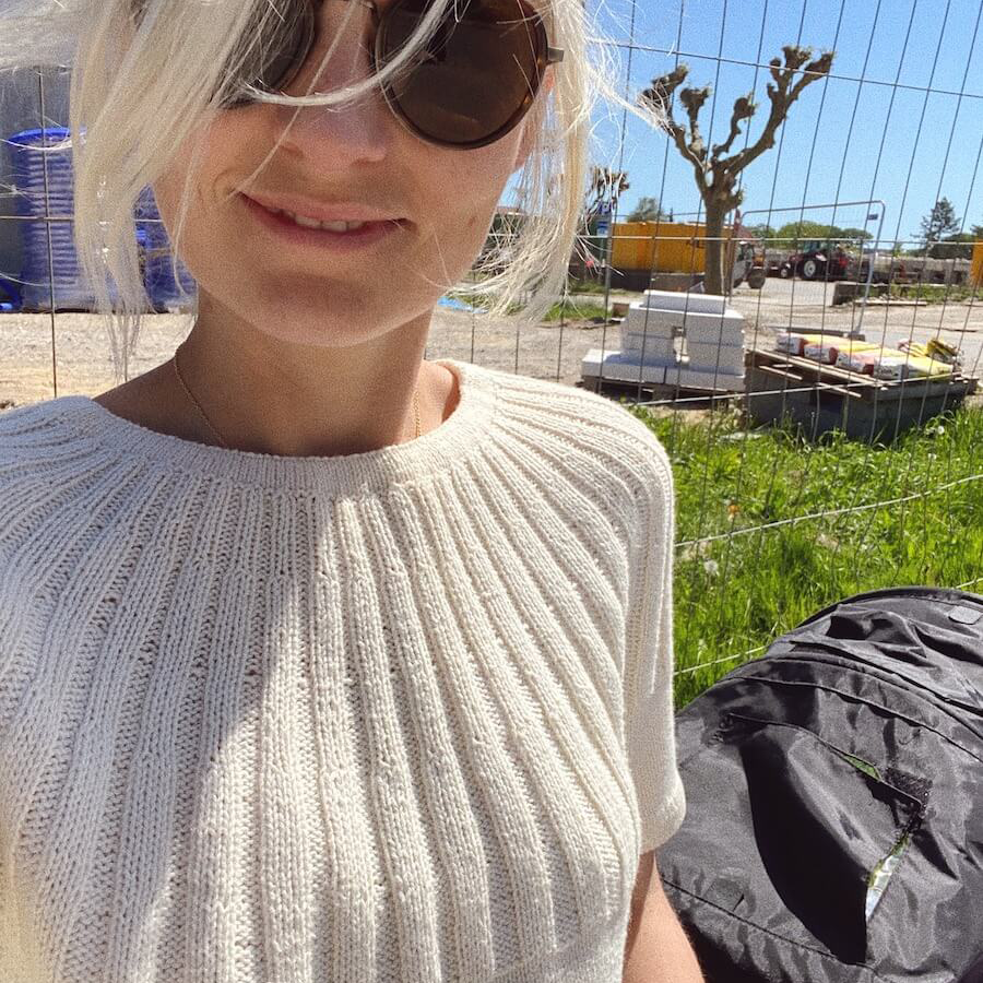 Sunday Tee - Petiteknit opskrift