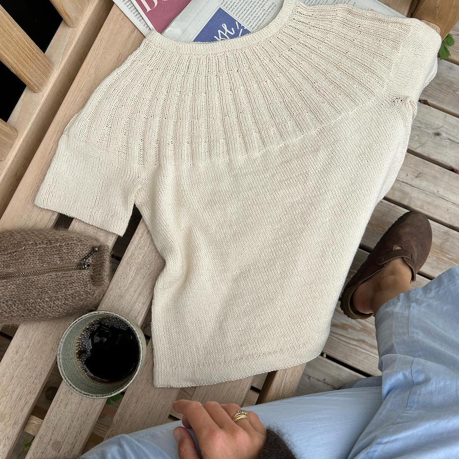 Sunday Tee - Petiteknit opskrift