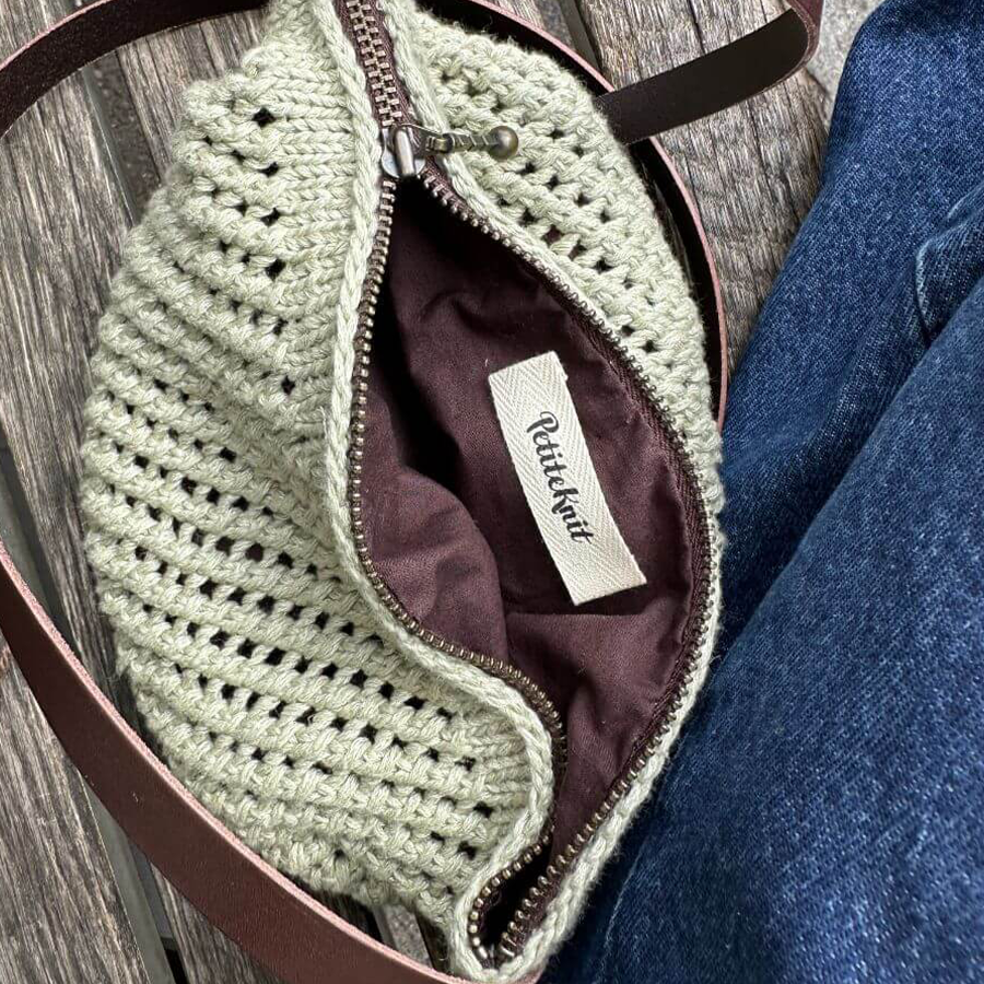 For til taske med rund bund, omkreds 48 cm - Brun- fra Petiteknit